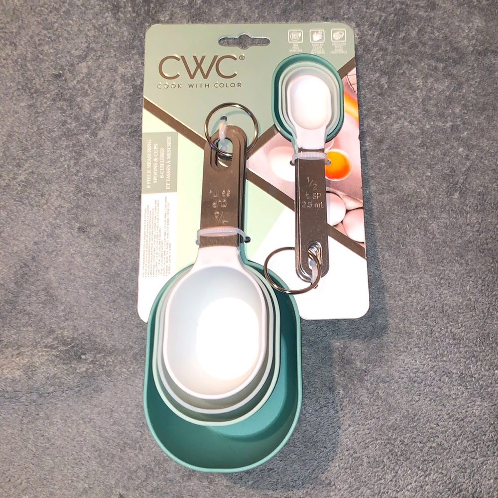 NEW Set of 8 Measuring Spoons